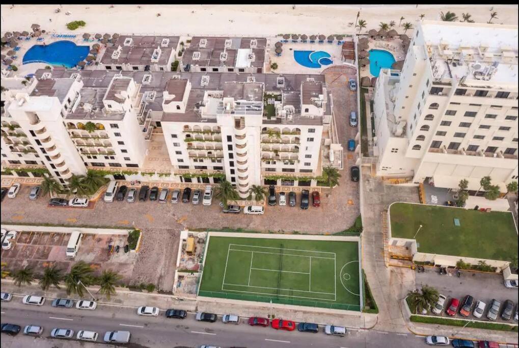 Amazing Beachfront Apartment Cancún Buitenkant foto
