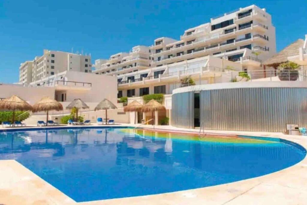 Amazing Beachfront Apartment Cancún Buitenkant foto