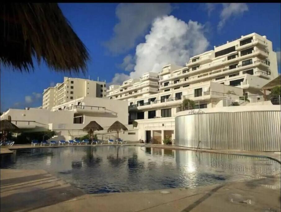 Amazing Beachfront Apartment Cancún Buitenkant foto