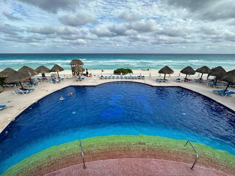 Amazing Beachfront Apartment Cancún Buitenkant foto