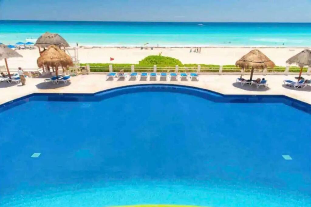 Amazing Beachfront Apartment Cancún Buitenkant foto