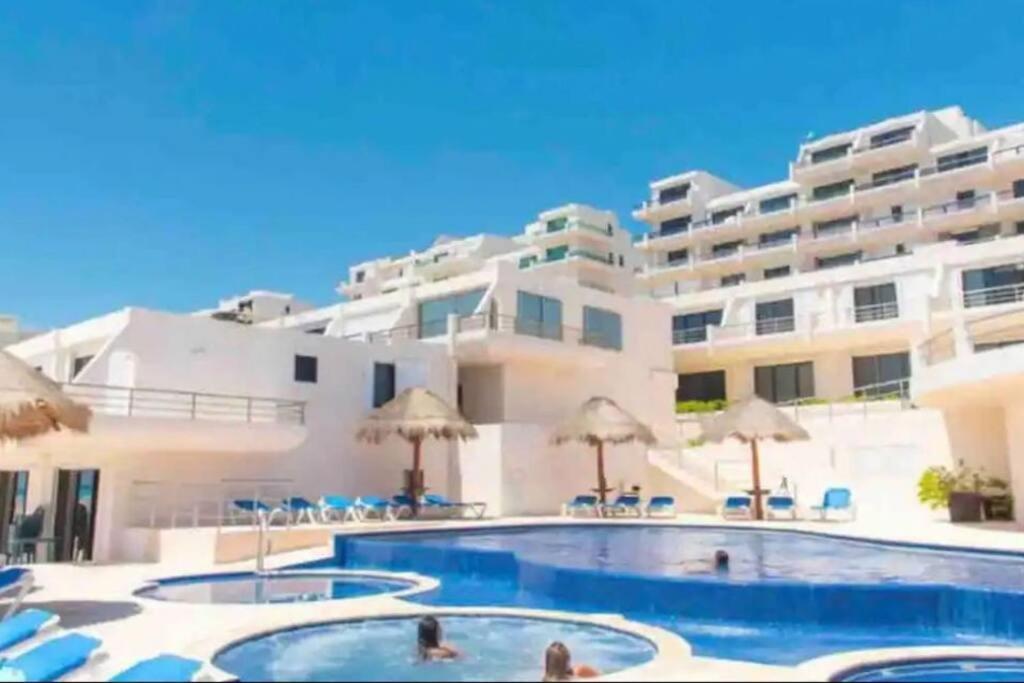 Amazing Beachfront Apartment Cancún Buitenkant foto