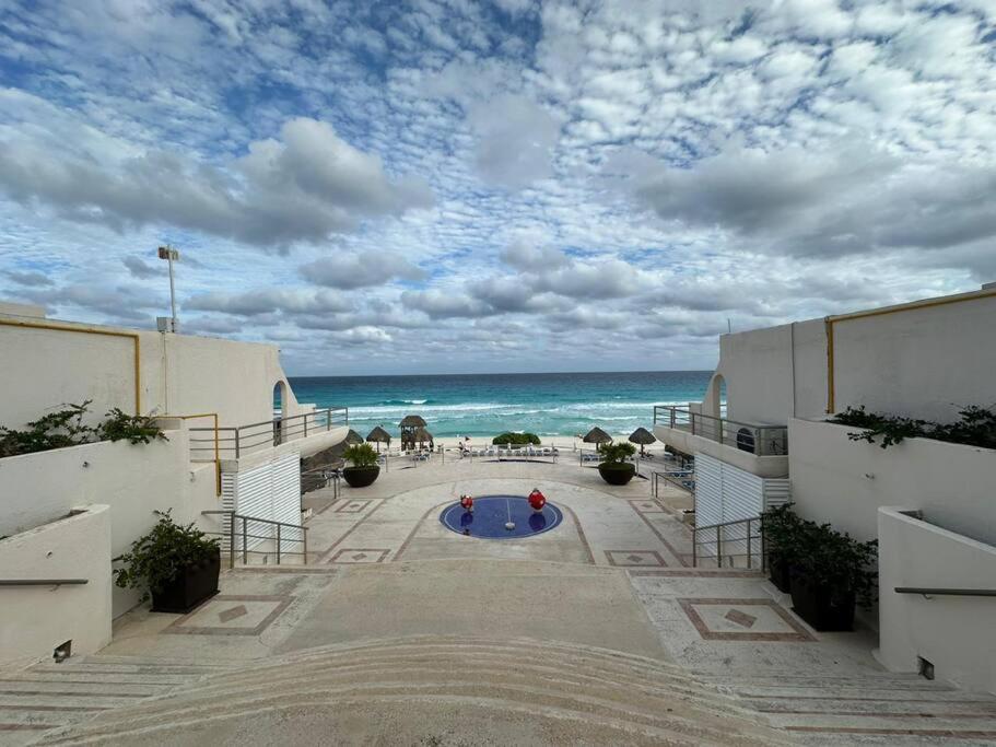 Amazing Beachfront Apartment Cancún Buitenkant foto