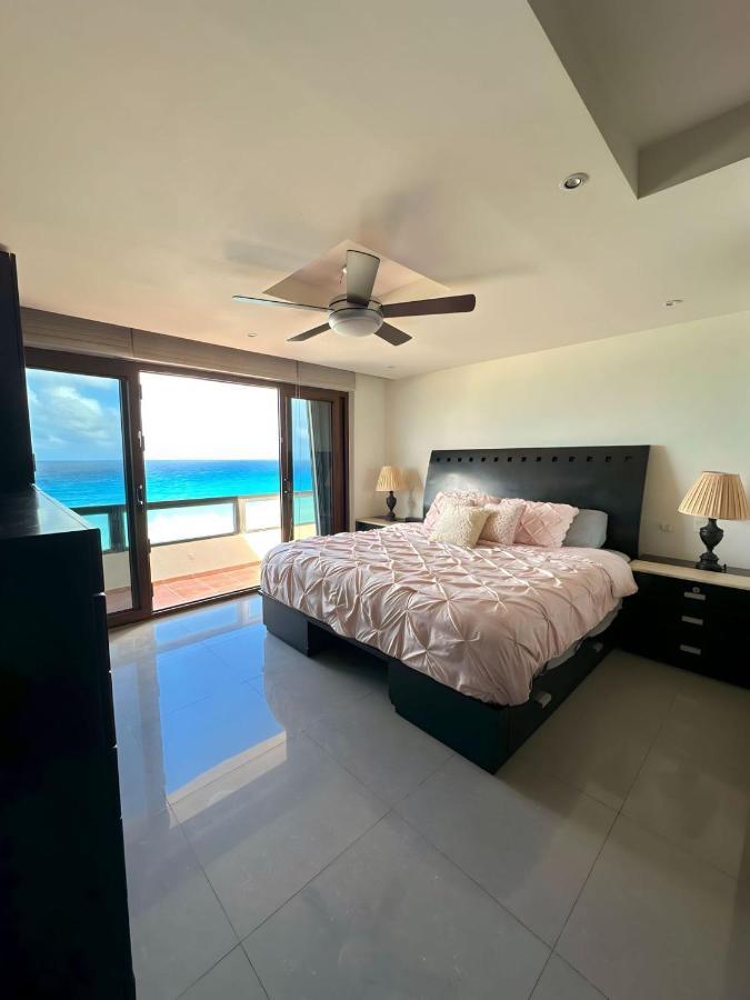 Amazing Beachfront Apartment Cancún Buitenkant foto