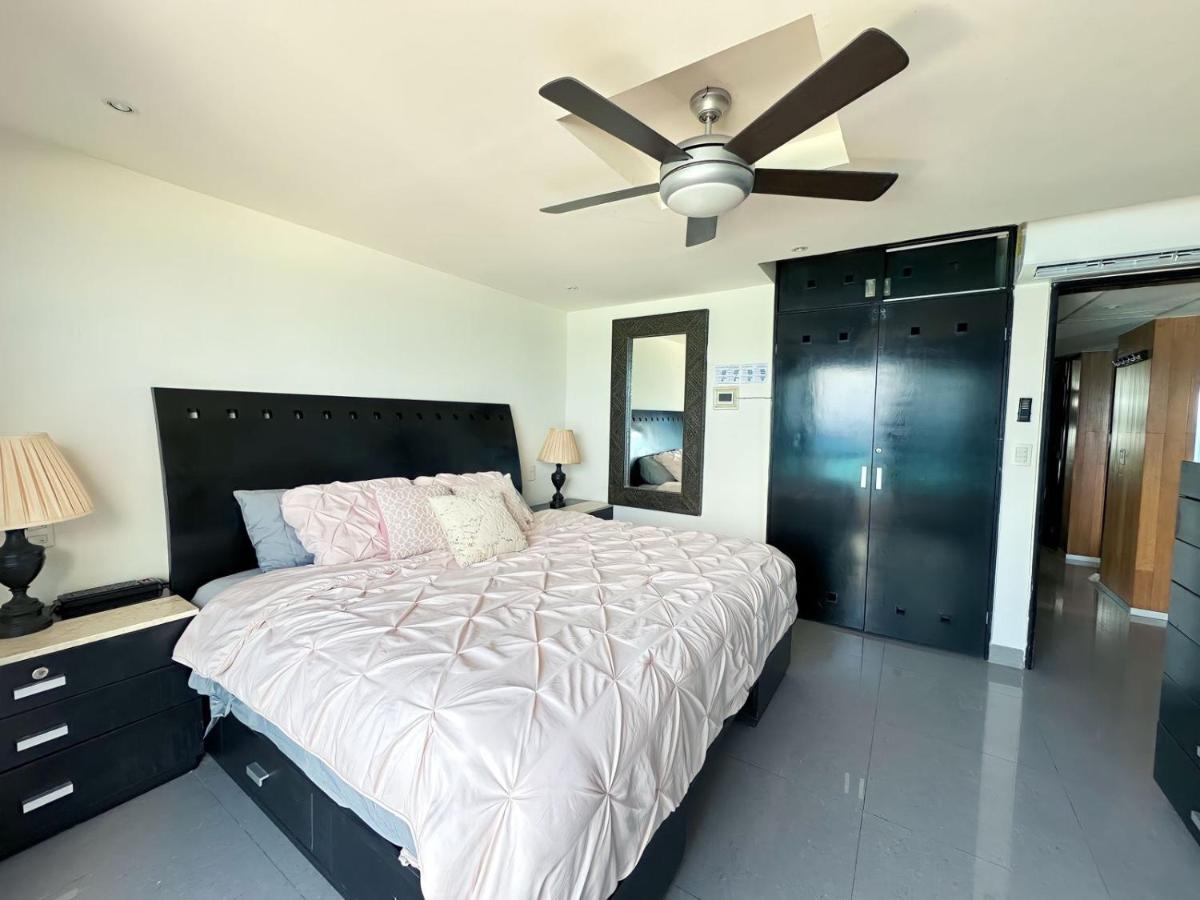 Amazing Beachfront Apartment Cancún Buitenkant foto